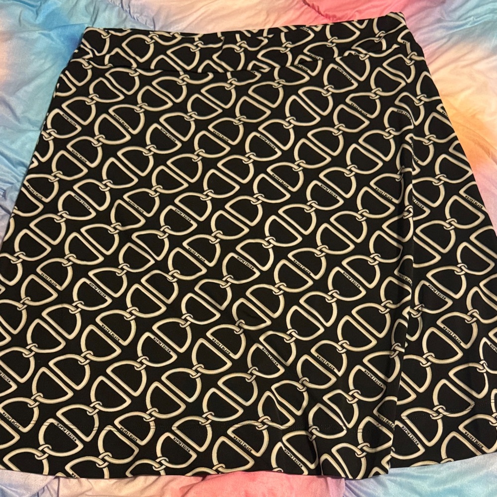 Stylish Black and White Patterned Skirt